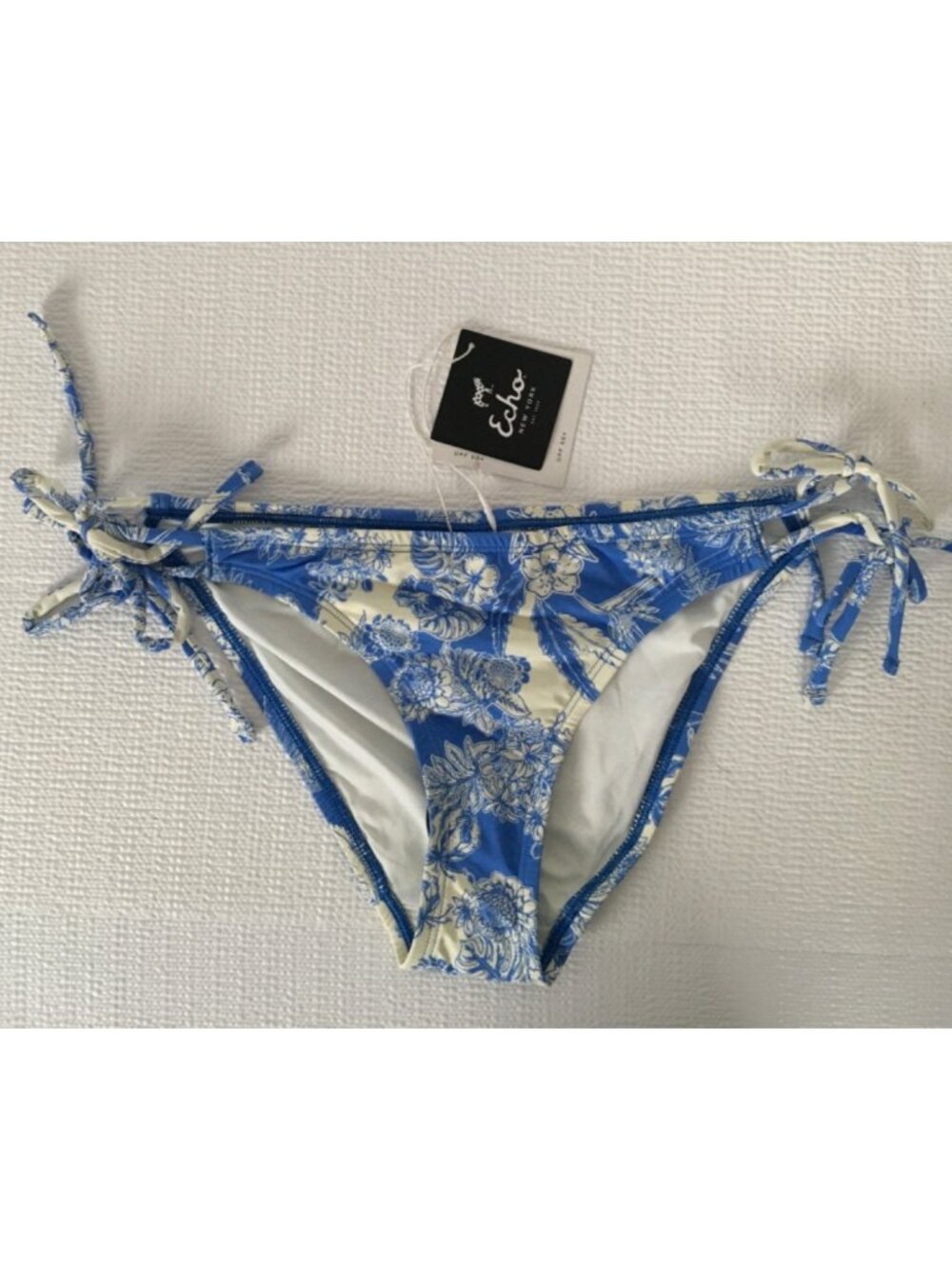 Echo Bikini Bottoms Size M White with Blue Floral UPF 50 Double Side Ties New